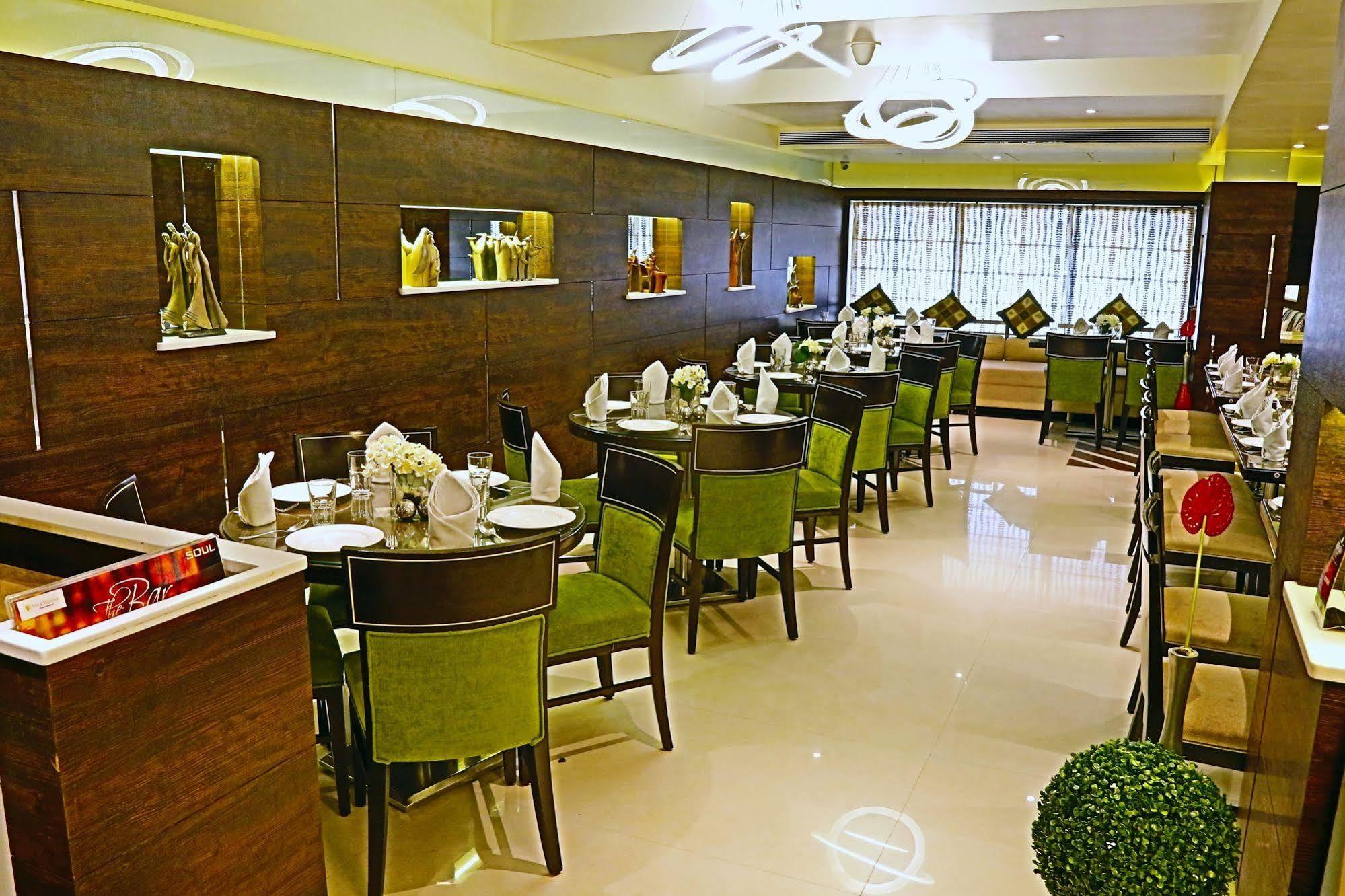 Hotel The Oriental Residency Mumbai Exterior foto